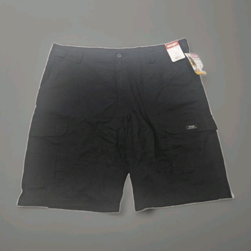 NWT Wrangler Men's Cargo Outdoor Shorts Size 42 Black Stretch Relaxed Fit